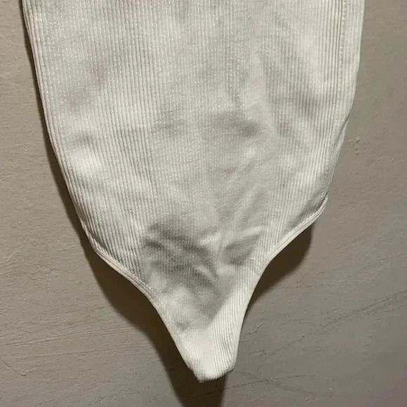 Aritzia Sunday Best Seamless Ribbed Bodysuit Size XS/S - Picture 5 of 6